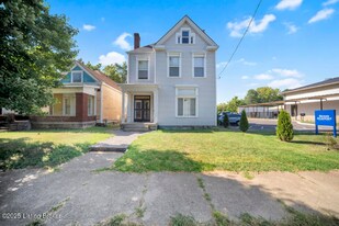 3016 River Park Dr in Louisville, KY - Building Photo