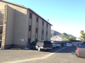 Mountain View Apartments in Phoenix, AZ - Building Photo - Building Photo