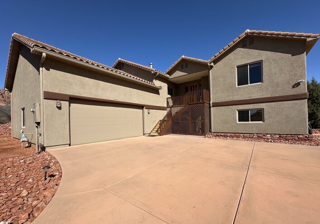 125 Alta Vista Dr in Sedona, AZ - Building Photo
