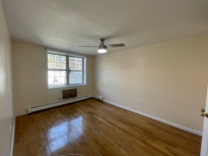 102 Bristol St in Brooklyn, NY - Building Photo - Building Photo