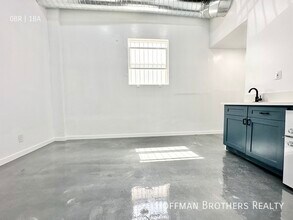 3809 Union Pacific Ave, Unit 3 in Los Angeles, CA - Foto de edificio - Building Photo