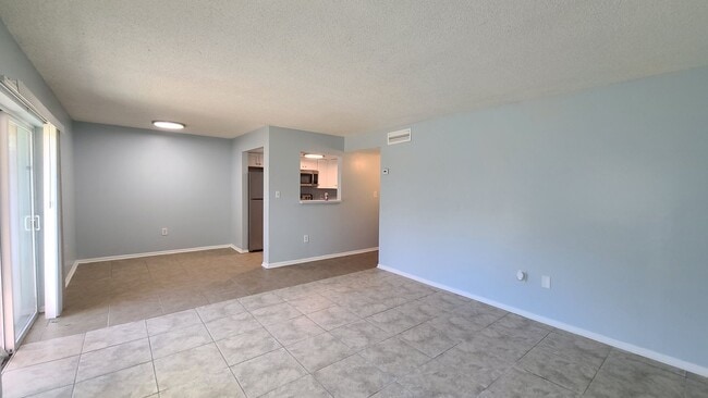 2523 N Alafaya Trail in Orlando, FL - Building Photo - Building Photo