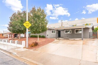 2905 Kings Way in Las Vegas, NV - Building Photo - Building Photo