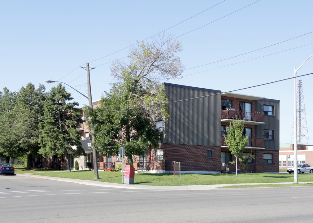 10 Bishopsgate Ave in Hamilton, ON - Building Photo