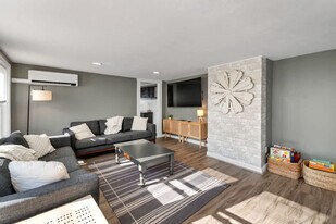 9 Cole St in Hampton, NH - Building Photo