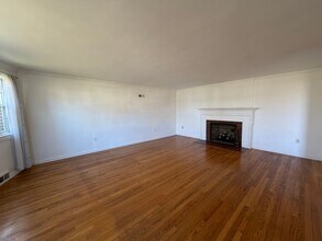 138 Sampson Pkwy in Pittsfield, MA - Building Photo - Building Photo