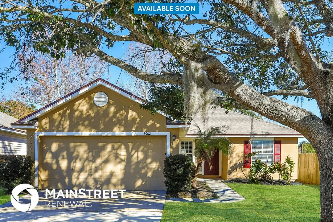 3002 Brittany Bluff Dr in Orange Park, FL - Building Photo