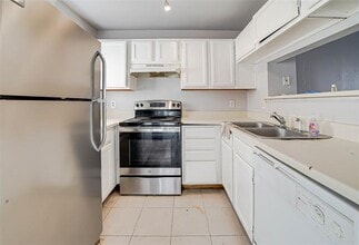 633 Carriagehouse Ln in Garland, TX - Building Photo - Building Photo