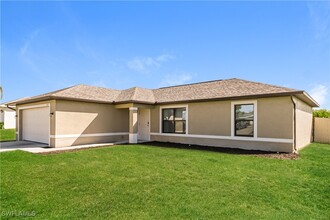 1217 SW 9th Ave in Cape Coral, FL - Building Photo - Building Photo