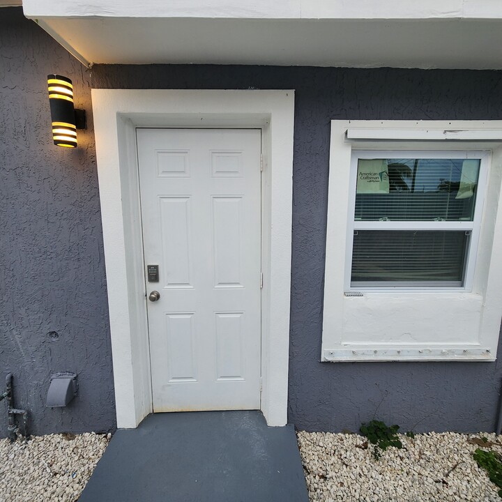 870 NW 84th Ter, Unit A in Miami, FL - Building Photo