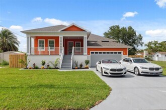 8605 Inwood Dr in Hudson, FL - Foto de edificio - Building Photo