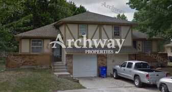 1017 W Ashbury St in Olathe, KS - Building Photo