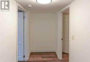 56 Courton Dr in Toronto, ON - Building Photo - Building Photo