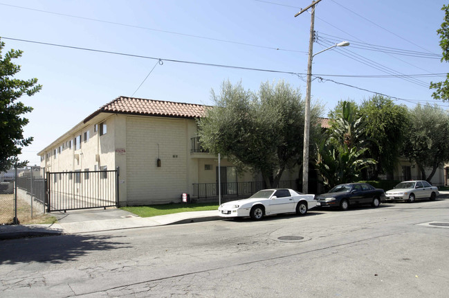 14540 Hartland St in Van Nuys, CA - Building Photo - Building Photo