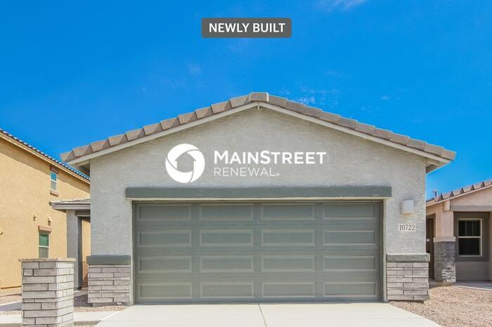 10722 W Dickerson Dr in Marana, AZ - Building Photo