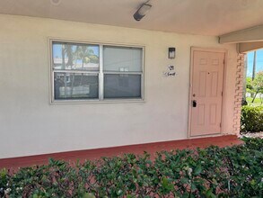 291 Saxony Ln in Delray Beach, FL - Building Photo - Building Photo