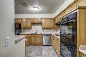 1108 Lakeview Dr in Azle, TX - Building Photo - Building Photo