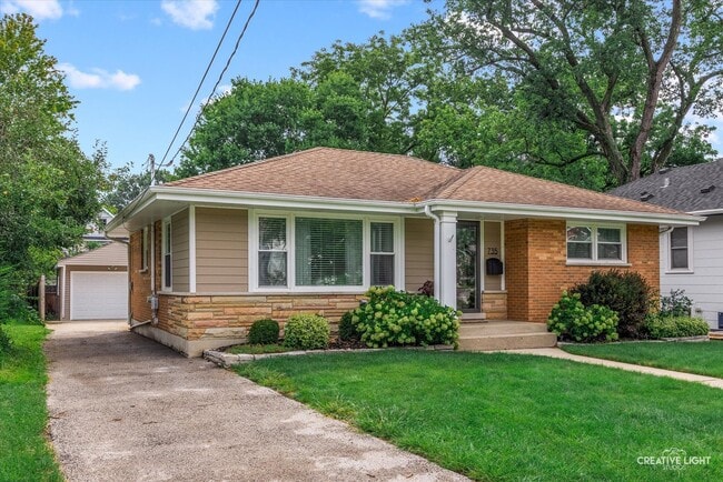 735 Western Ave in Glen Ellyn, IL - Building Photo - Building Photo