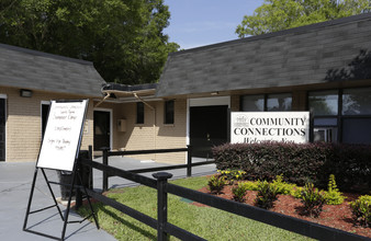 Sable Palms Apartments in Jacksonville, FL - Building Photo - Building Photo