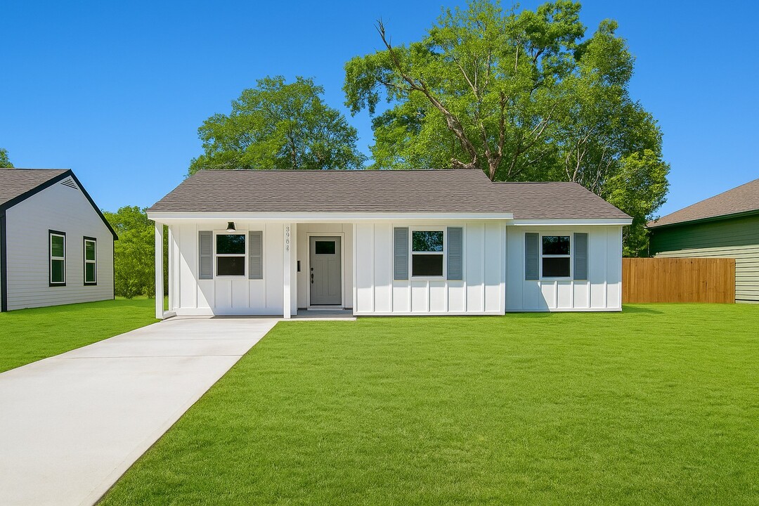 3923 Alsace St in Houston, TX - Building Photo