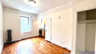 936 West End Ave in New York, NY - Building Photo - Building Photo