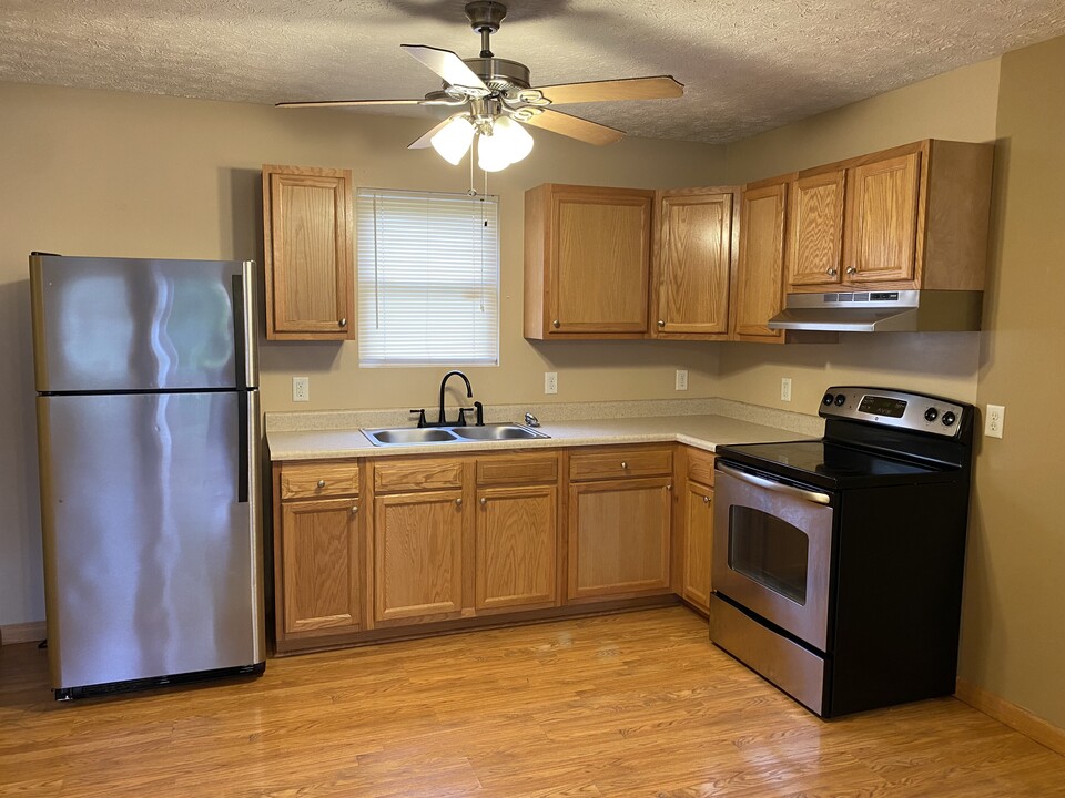 104 S Pleasant St, Unit #2 in Georgetown, OH - Building Photo