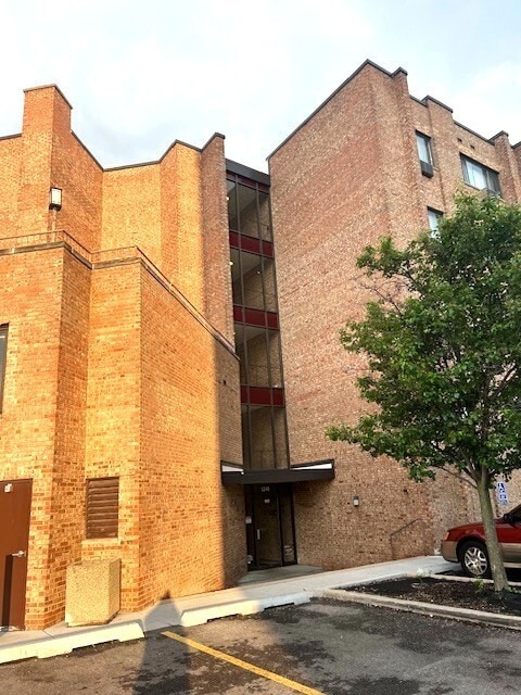 property at 5348 N Cumberland Ave