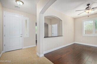 4010 E Expedition Way in Phoenix, AZ - Foto de edificio - Building Photo