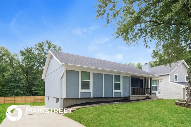 1611 SE 2nd Terrace in Lee's Summit, MO - Building Photo - Building Photo