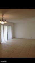 1517 Lake Crystal Dr in West Palm Beach, FL - Building Photo - Building Photo
