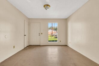 95 Cottrell St, Unit 8 in West Point, MS - Building Photo - Building Photo