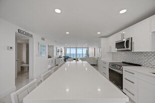 900 Ocean Dr in Juno Beach, FL - Building Photo