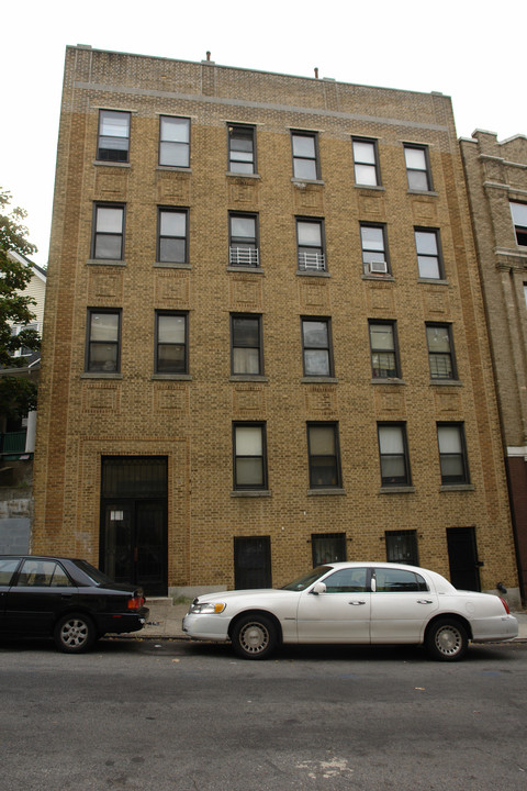 78 St Andrews Pl in Yonkers, NY - Foto de edificio