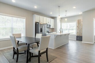 588 Elliston Pl in Ball Ground, GA - Building Photo - Building Photo