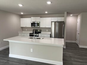 850 San Filippo Dr SE in Palm Bay, FL - Building Photo - Building Photo