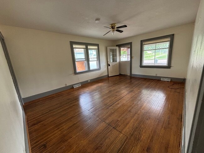 property at 1008 W 3rd St