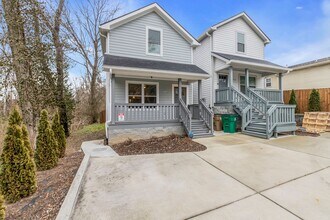2436 24th Ave N in Nashville, TN - Building Photo - Building Photo