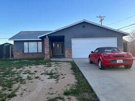8512 Tamarack Ave in California City, CA - Building Photo