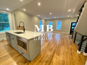 199 Boylston St in Brookline, MA - Foto de edificio - Building Photo