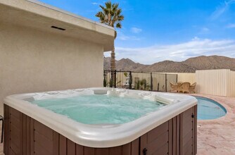 7731 Arrowhead Dr in Yucca Valley, CA - Foto de edificio - Building Photo