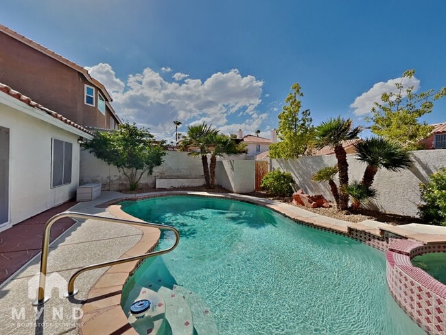 9054 Claretta Dr in Las Vegas, NV - Building Photo - Building Photo
