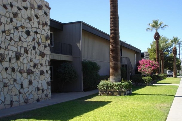 Palm Gardens in El Centro, CA - Foto de edificio