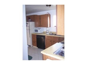 2213 Lathrop St in Fairbanks, AK - Building Photo - Building Photo
