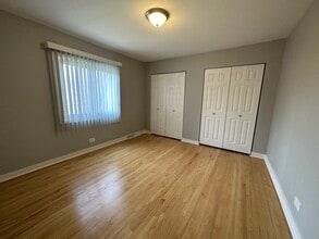 1149 Deerfield Rd, Unit A in Deerfield, IL - Building Photo - Building Photo