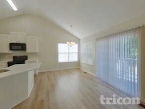 1585 Kingston Dr in Kannapolis, NC - Foto de edificio - Building Photo