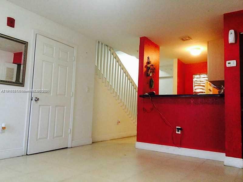1043 NW 4th St in Miami, FL - Building Photo