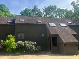 35 Woodland Pines Rd in Bartlett, NH - Building Photo