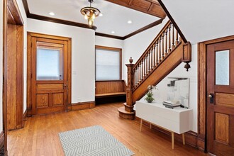 124 W North Ave in Milwaukee, WI - Building Photo - Building Photo