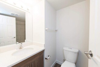 Sunalta 1837 Apartments in Calgary, AB - Building Photo - Building Photo