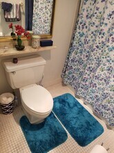 14421 N Kendall Dr, Unit M203 in Miami, FL - Building Photo - Building Photo